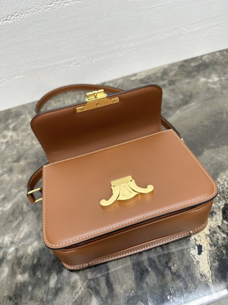 Сумка TRIOMPHE кожаная 18 см фото 6