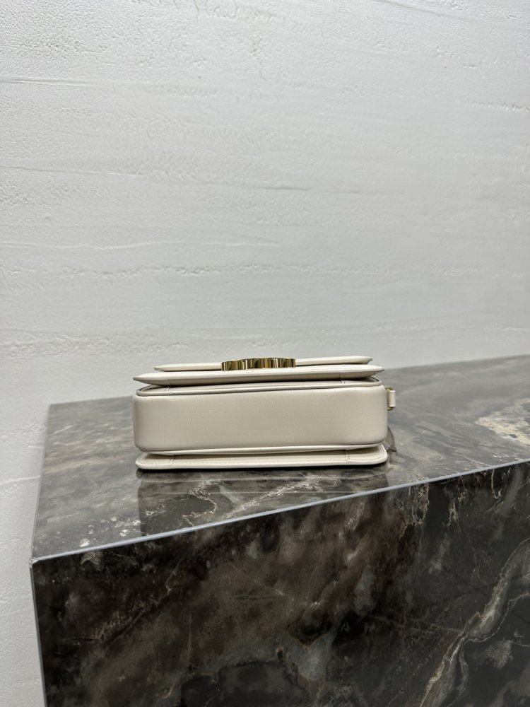 Сумка TRIOMPHE кожаная 18 см фото 6