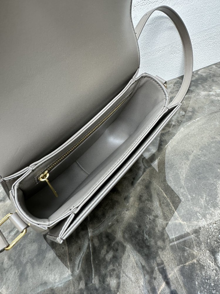 Сумка TRIOMPHE кожаная 18 см фото 9