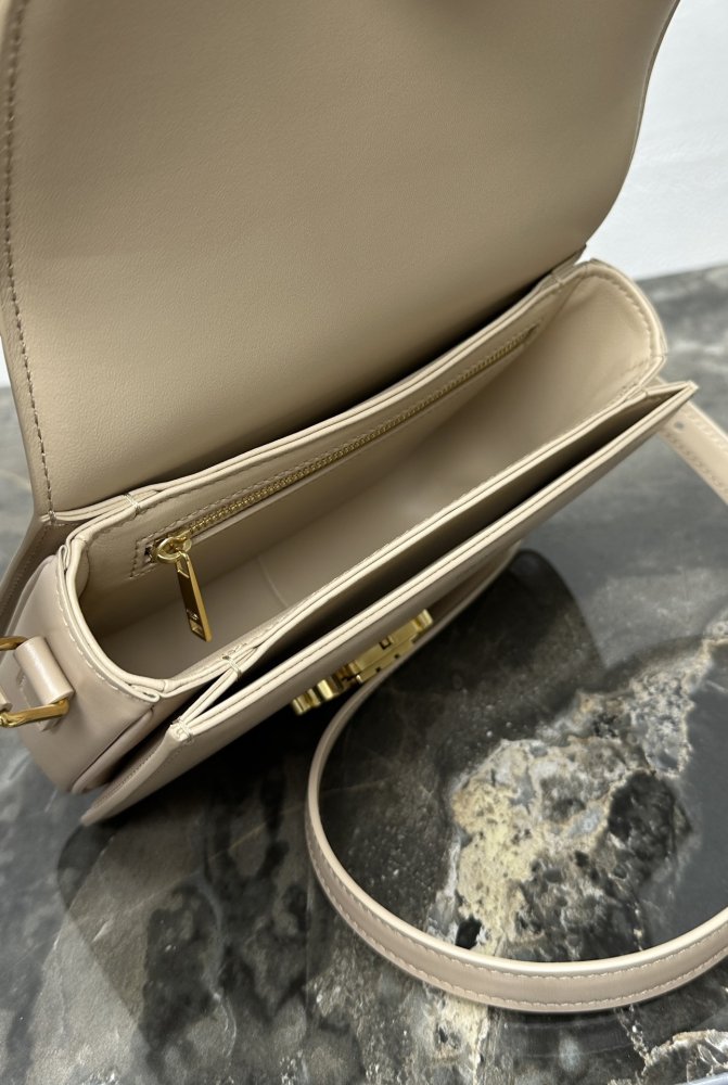 Сумка TRIOMPHE кожаная 18 см фото 9