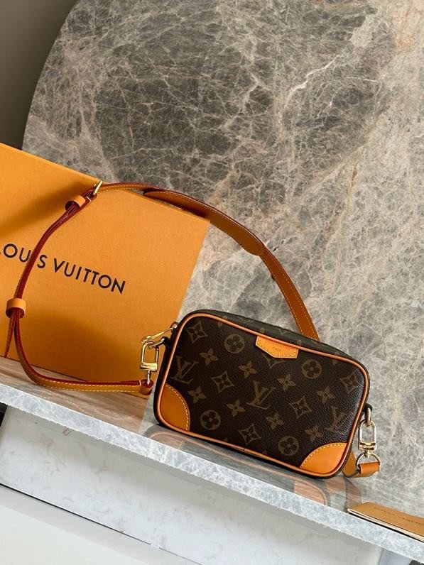 A bag Trocadero 20 cm