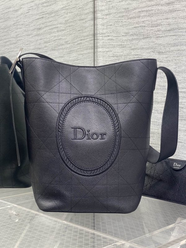 Сумка ведро Dior Medaillon Medium кожаная