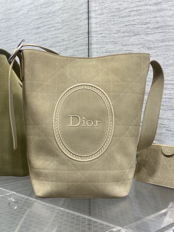 Сумка ведро Dior Medaillon Medium кожаная
