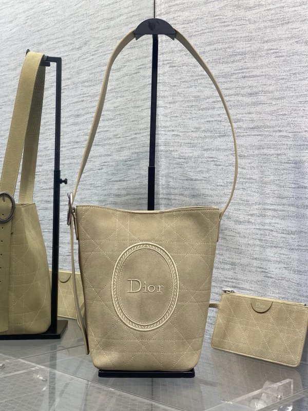 Сумка ведро Dior Medaillon Small кожаная