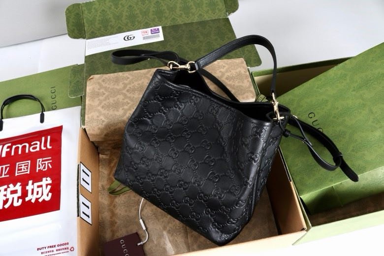 Сумка ведро GG Emblem кожаная 25 см фото 2