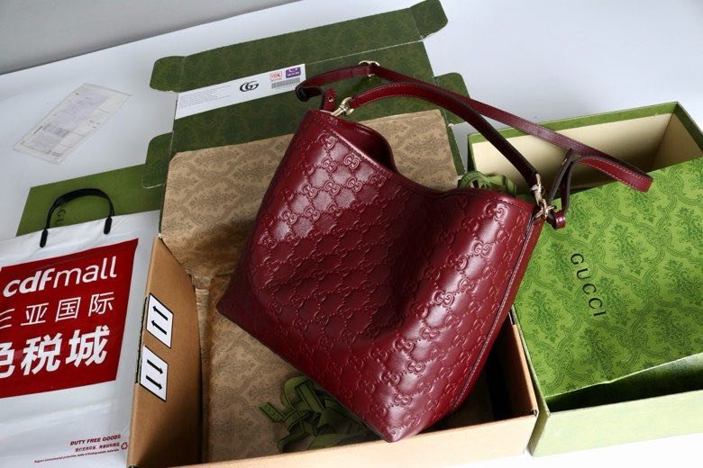 Сумка ведро GG Emblem кожаная 25 см фото 4