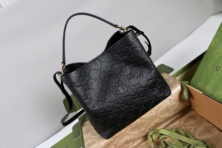 Сумка ведро GG Emblem кожаная 25 см фото 9