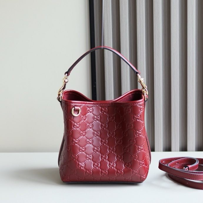 A bag bucket leather 18 cm