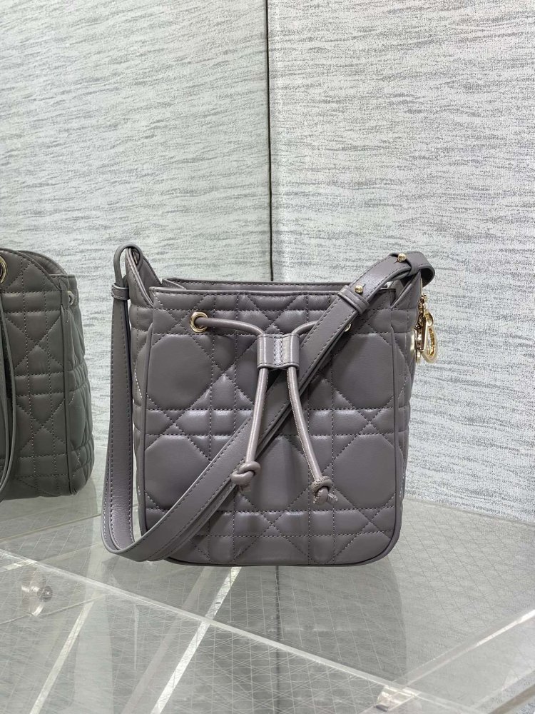 Сумка відро шкіряна Dior Caro 17 см