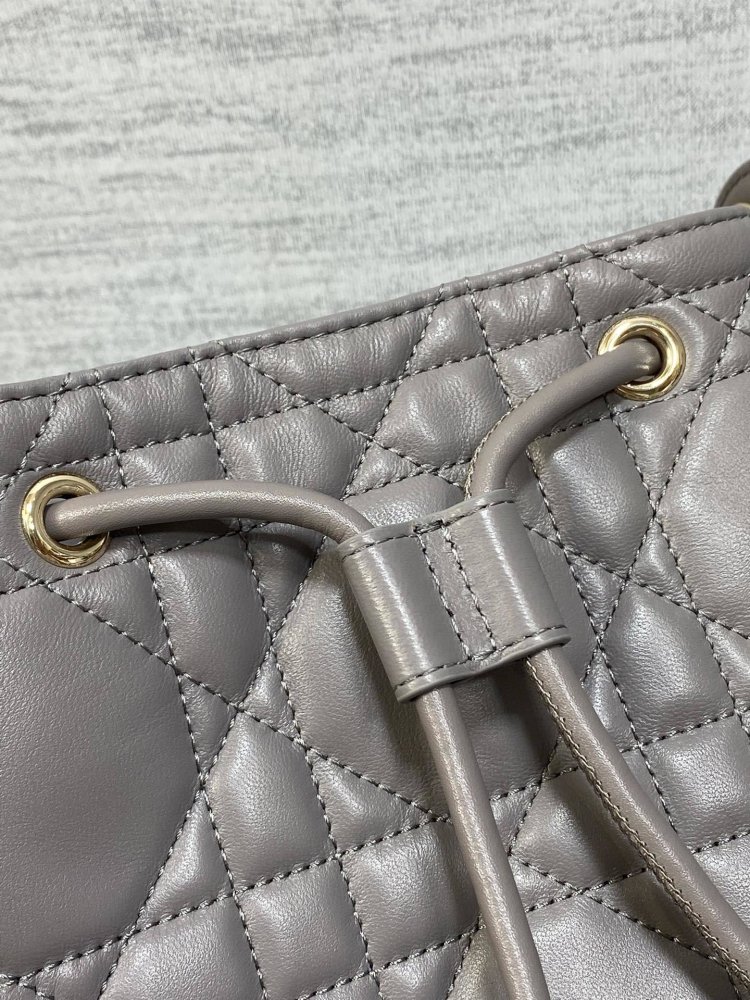 Сумка відро шкіряна Dior Caro 17 см фото 3