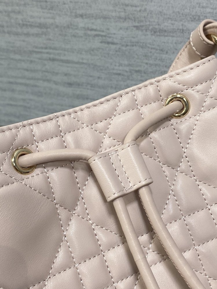 Сумка ведро кожаная Dior Caro 17 см фото 3