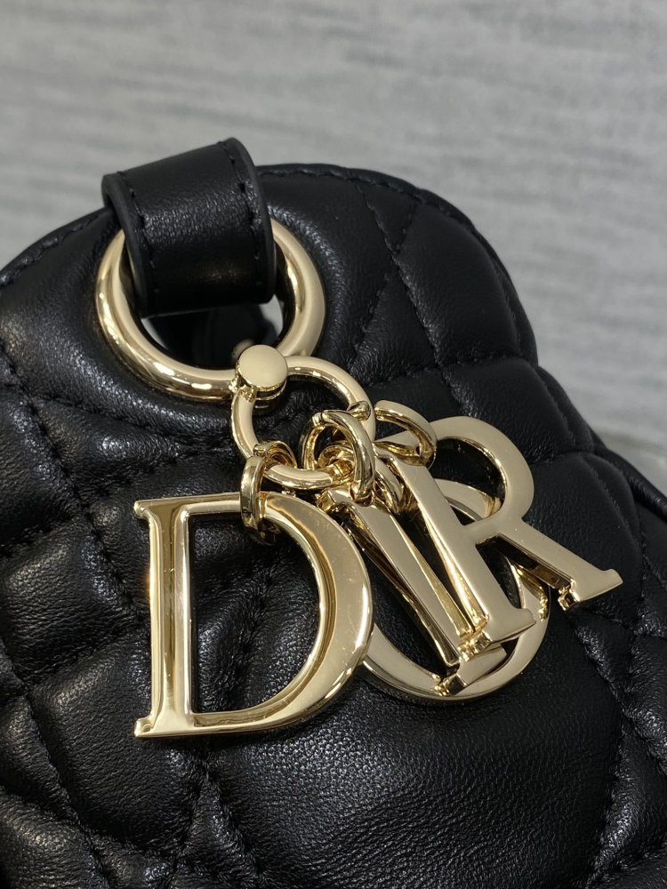 Сумка ведро кожаная Dior Caro 17 см фото 4