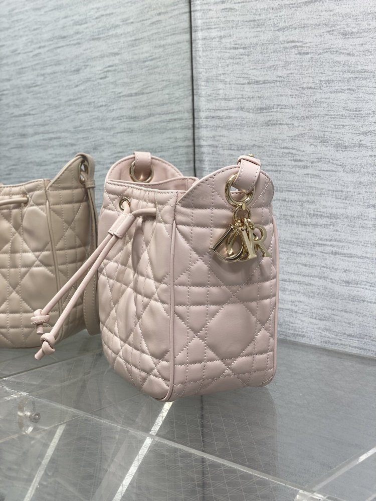 Сумка ведро кожаная Dior Caro 17 см фото 6