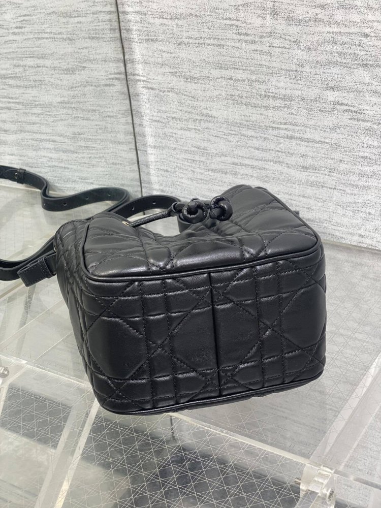 Сумка ведро кожаная Dior Caro 17 см фото 7