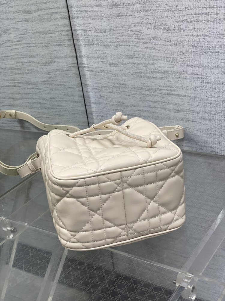 Сумка ведро кожаная Dior Caro 17 см фото 7