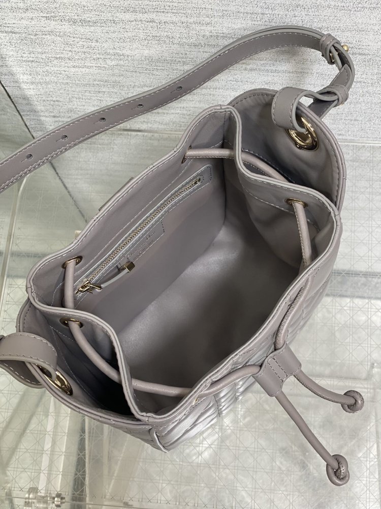 Сумка відро шкіряна Dior Caro 17 см фото 8