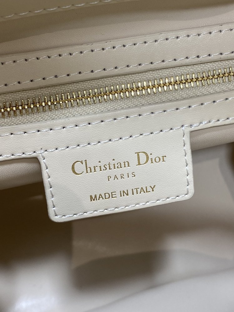 Сумка ведро кожаная Dior Caro 17 см фото 9