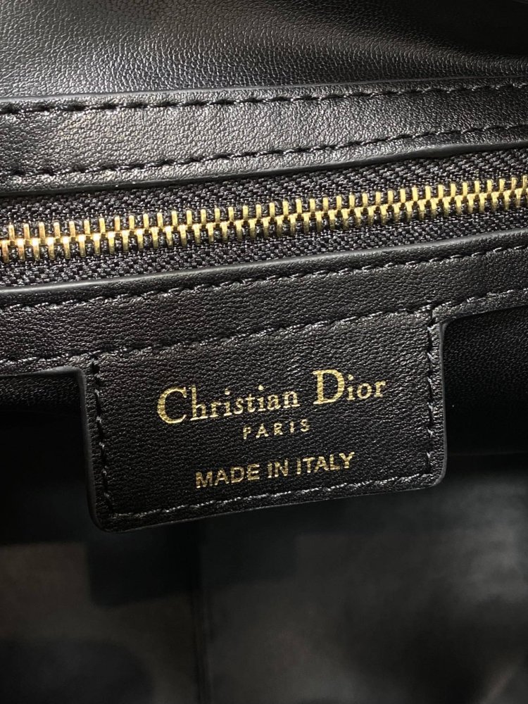 Сумка відро шкіряна Dior Caro 23 см фото 9