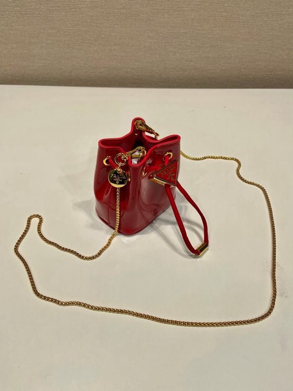 Сумка ведро мини из лакированной кожи 10 см фото 5