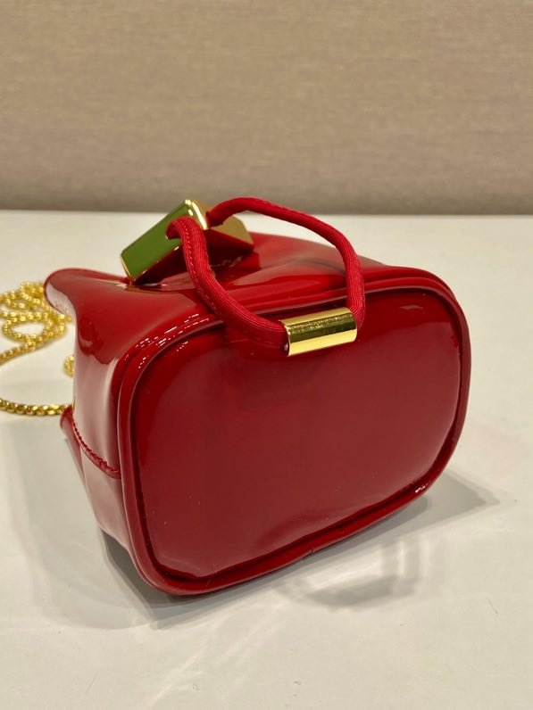 Сумка ведро мини из лакированной кожи 10 см фото 6