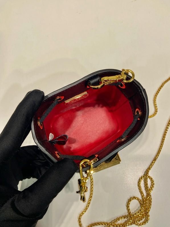 Сумка ведро мини из лакированной кожи 10 см фото 7