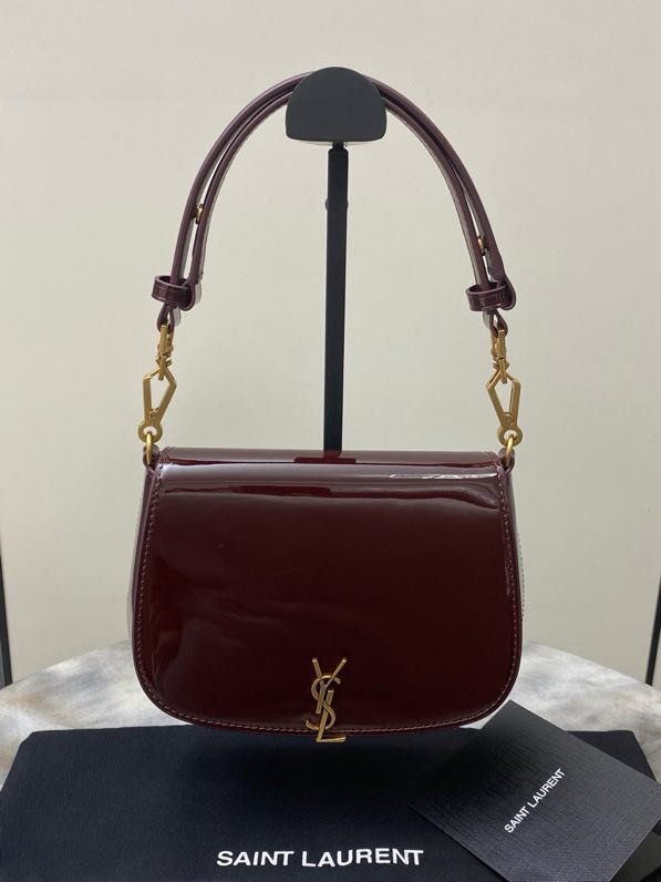 Сумка Voltaire Underarm з лакованої шкіри 21 см