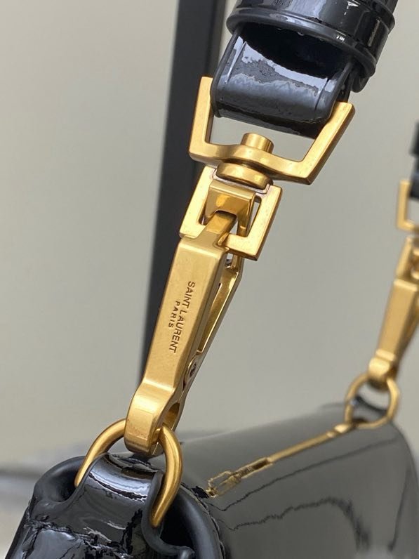 Сумка Voltaire Underarm з лакованої шкіри 21 см фото 2