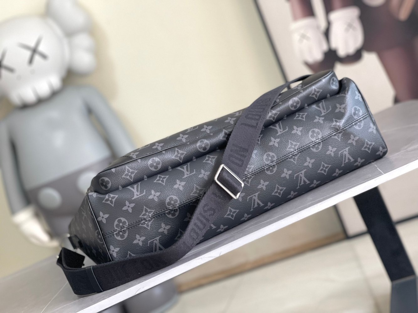 Сумка Weekender из канвы Monogram Eclipse 46 см фото 4