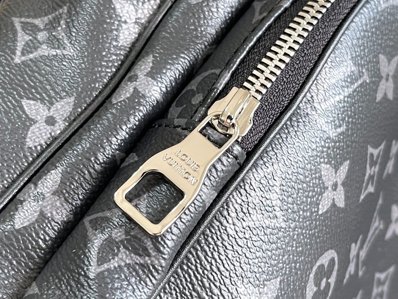 Сумка Weekender из канвы Monogram Eclipse 46 см фото 8