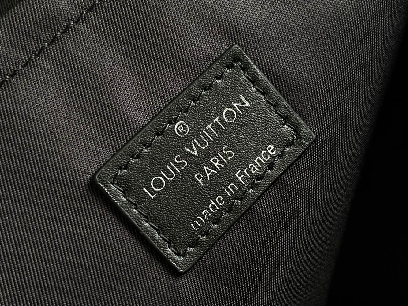 Сумка Weekender из канвы Monogram Eclipse 46 см фото 9