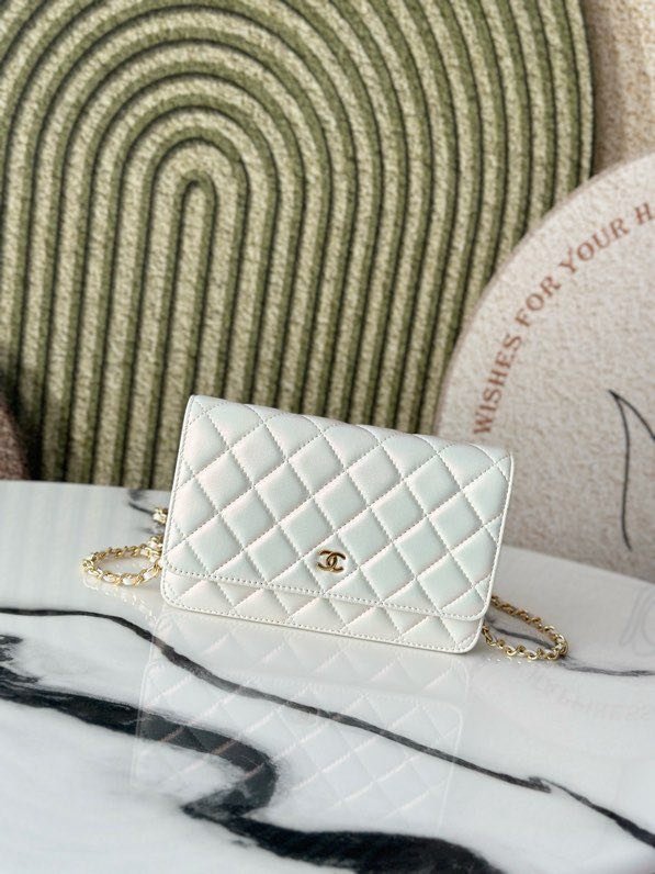 A bag WOC leather 19 cm