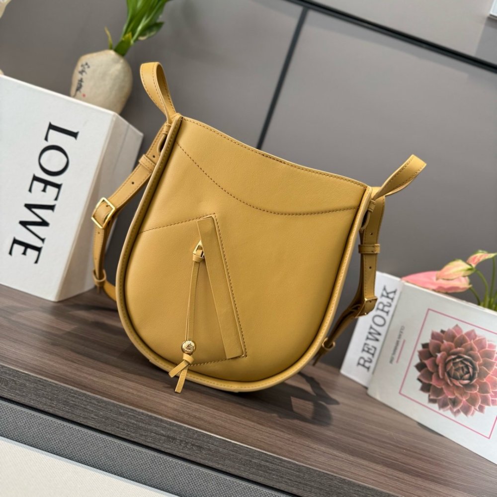A bag women's 21 cm of veal skin