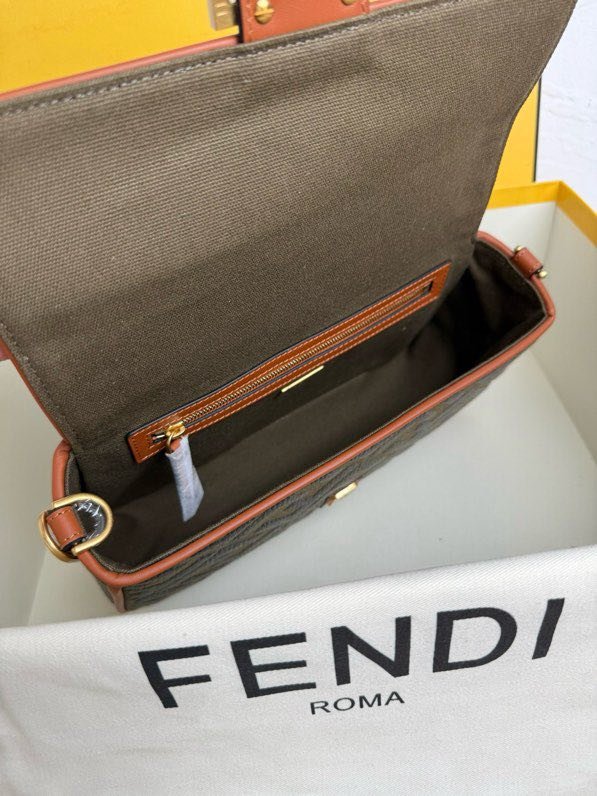 Сумка жіноча Baguette FF 26 см фото 7