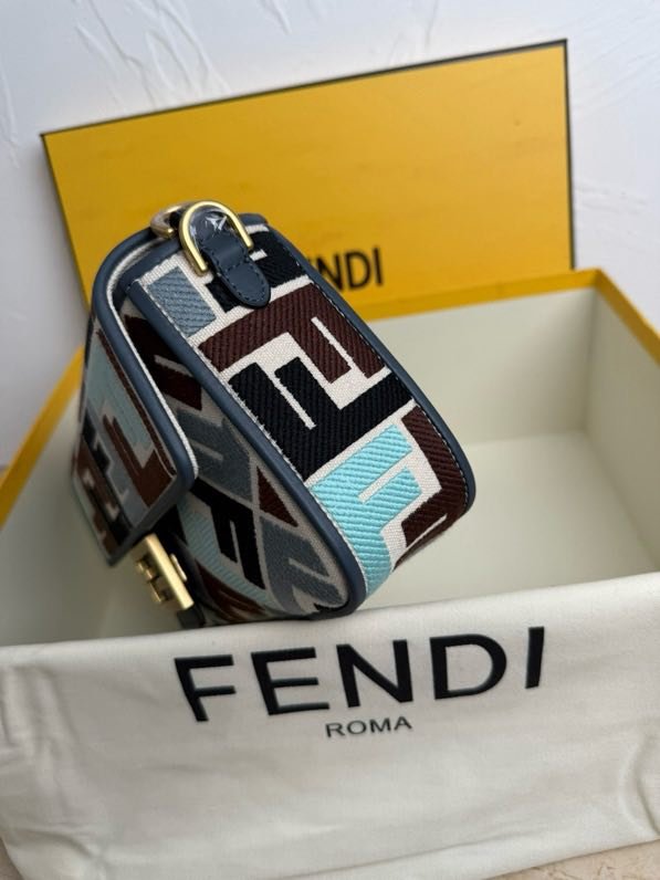 Сумка жіноча Baguette FF 26 см фото 8