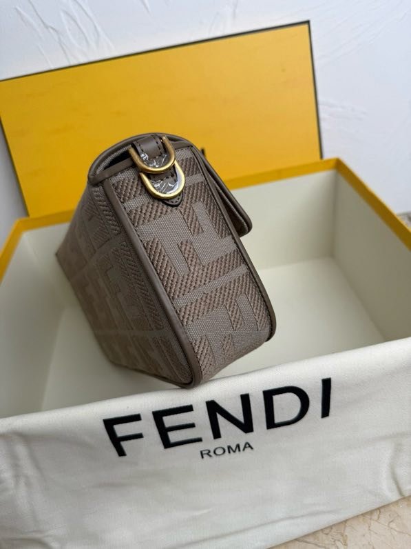 Сумка жіноча Baguette FF 26 см фото 8