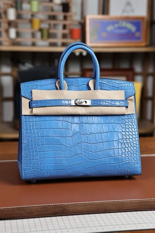 Сумка жіноча Birkin 25 см в матовою шкірі нільського крокодила, колір блакитний