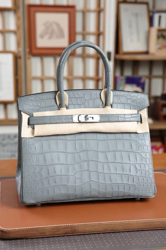 A bag women's Birkin 30 cm at skin crocodile, Colour cement-gray