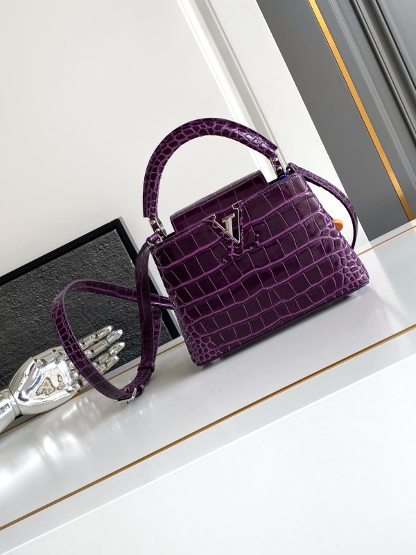 Сумка женская Capucines 21 см из кожи крокодила