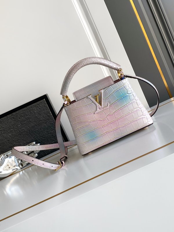 Сумка женская Capucines 21 см из кожи крокодила