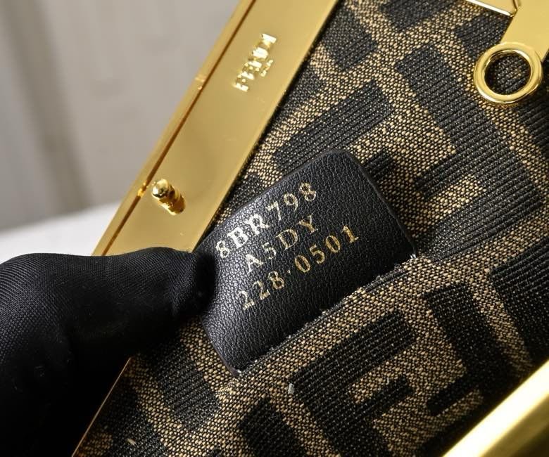 A bag women's Fendi First 26 cm фото 4