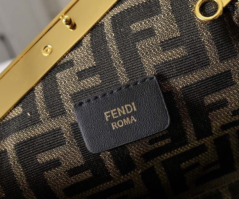 A bag women's Fendi First 26 cm фото 7