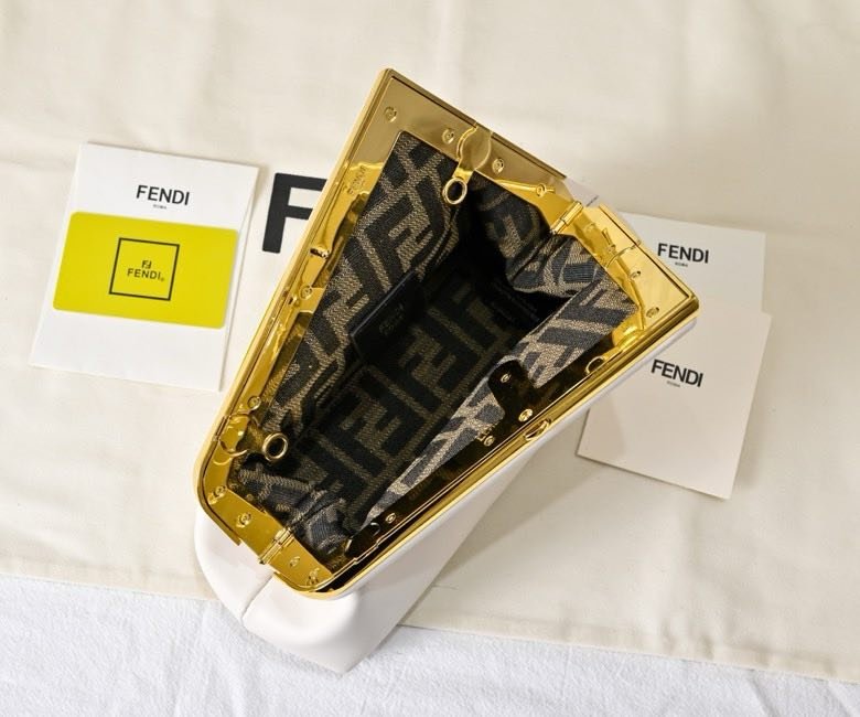 A bag women's Fendi First 26 cm фото 9