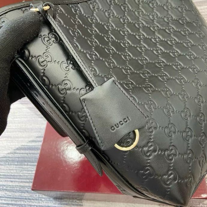 Сумка женская из коллекции GG Emblem 24 см фото 5