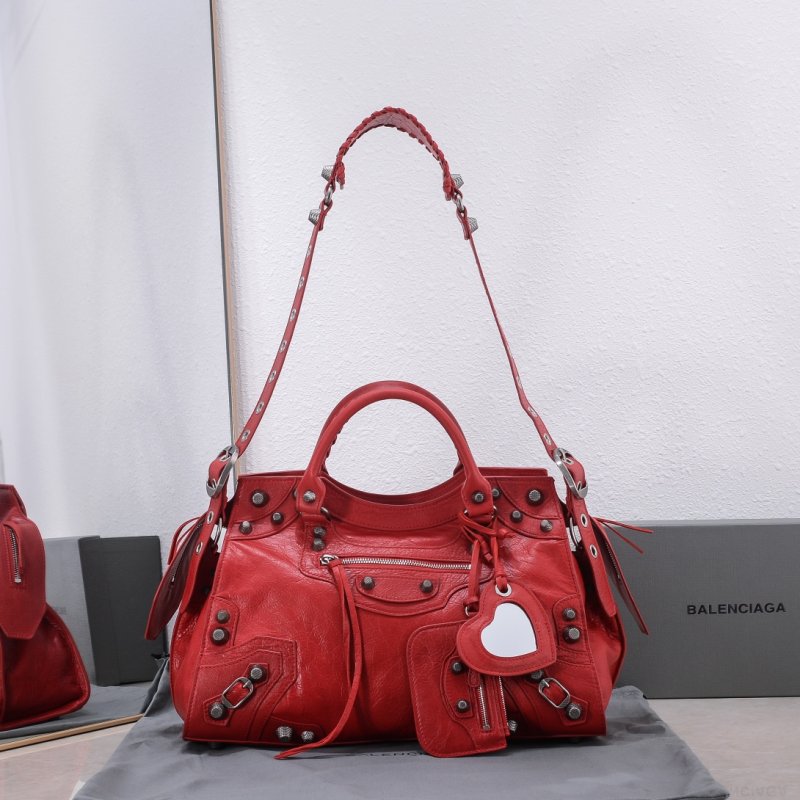 Сумка женская кожаная Balenciaga Neo Cagole 38 см