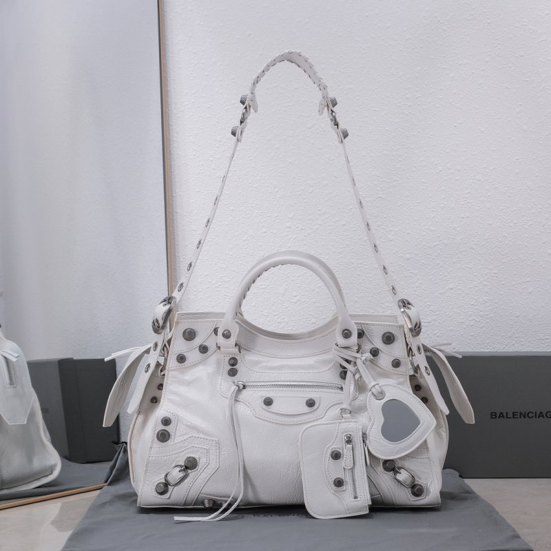 Сумка женская кожаная Balenciaga Neo Cagole 38 см