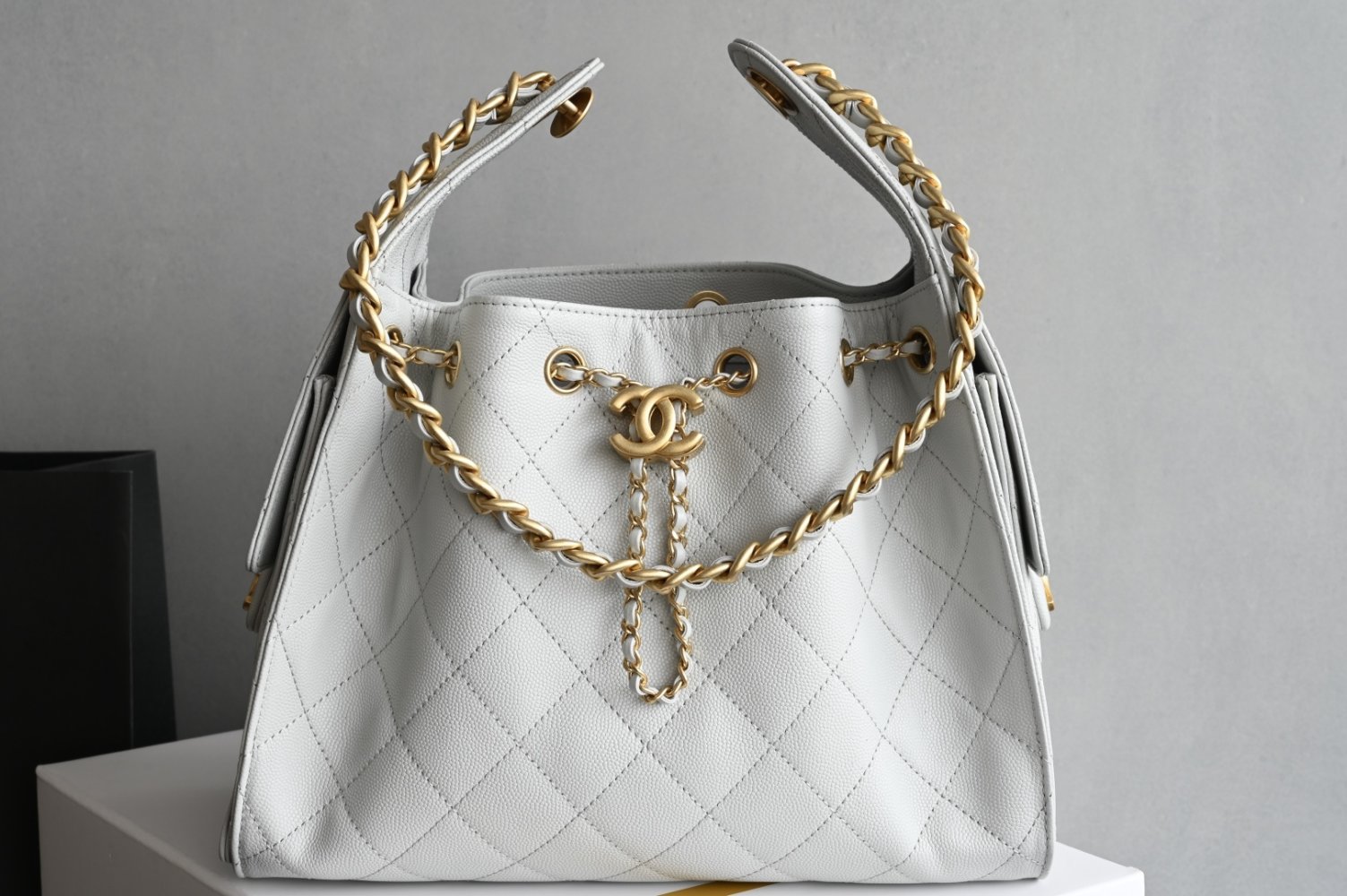 Сумка женская кожаная Chanel 25 Medium 30 см