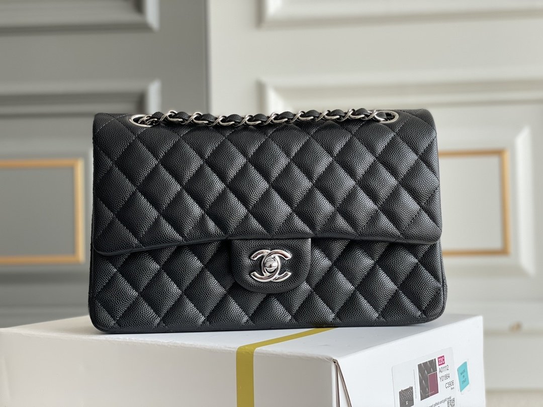 Сумка женская кожаная Classic Flap Medium 25 см