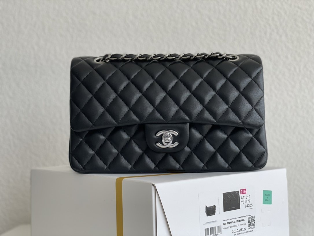 Сумка жіноча шкіряна Classic Flap Medium 25 см