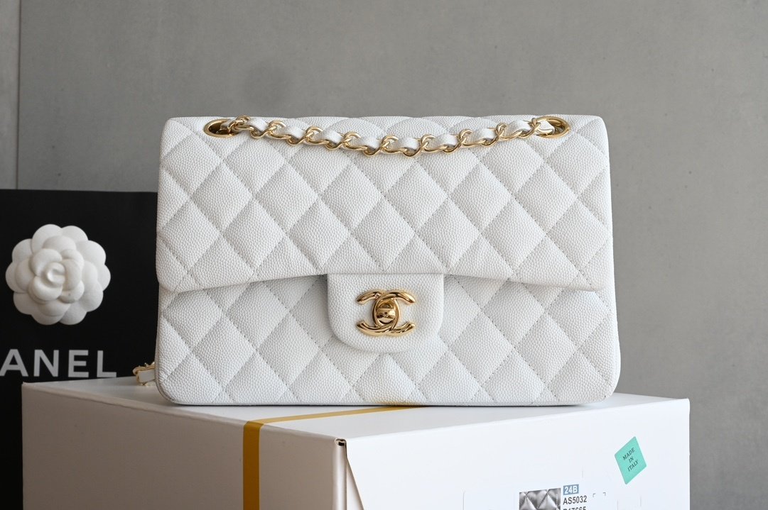 Сумка женская кожаная Classic Flap Medium 25 см