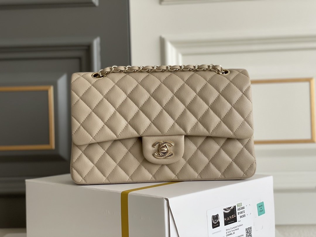 Сумка женская кожаная Classic Flap Medium 25 см